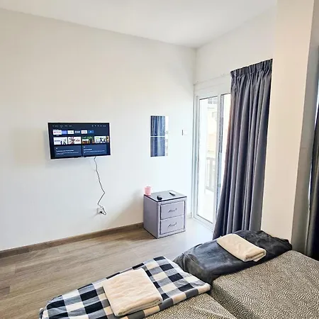 Pansiyon Downtown Rooms, 200m From Marina *