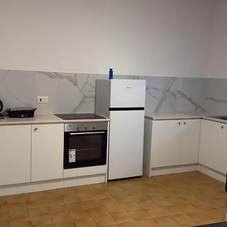 Downtown Rooms, 200m From Marina Pansiyon