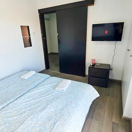 Downtown Rooms, 200m From Marina * لارنكا