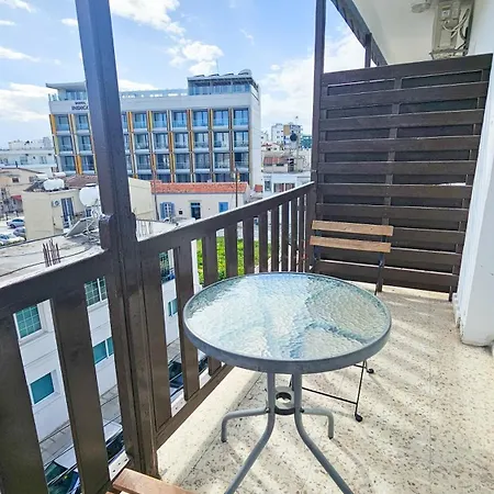 Downtown Rooms, 200m From Marina Larnaca